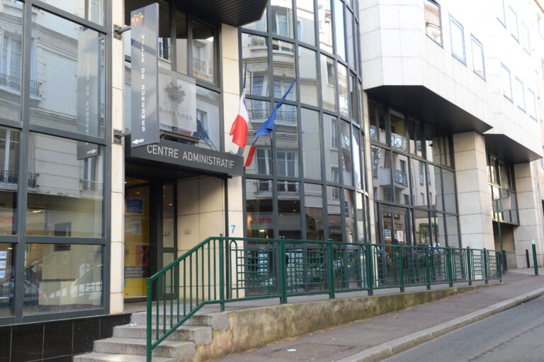 Le Centre Administratif Fait Peau Neuve Suresnes le-centre-administratif-fait-peau-neuve-suresnes